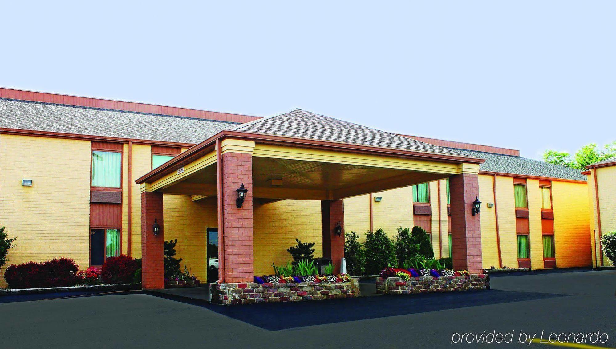 Days Inn & Suites By Wyndham Bloomington/Normal Il Exterior foto